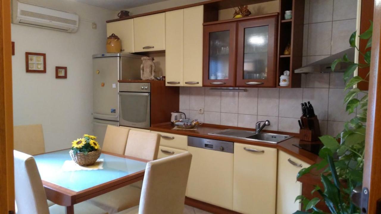 Apartment Tatjana ヴィス エクステリア 写真